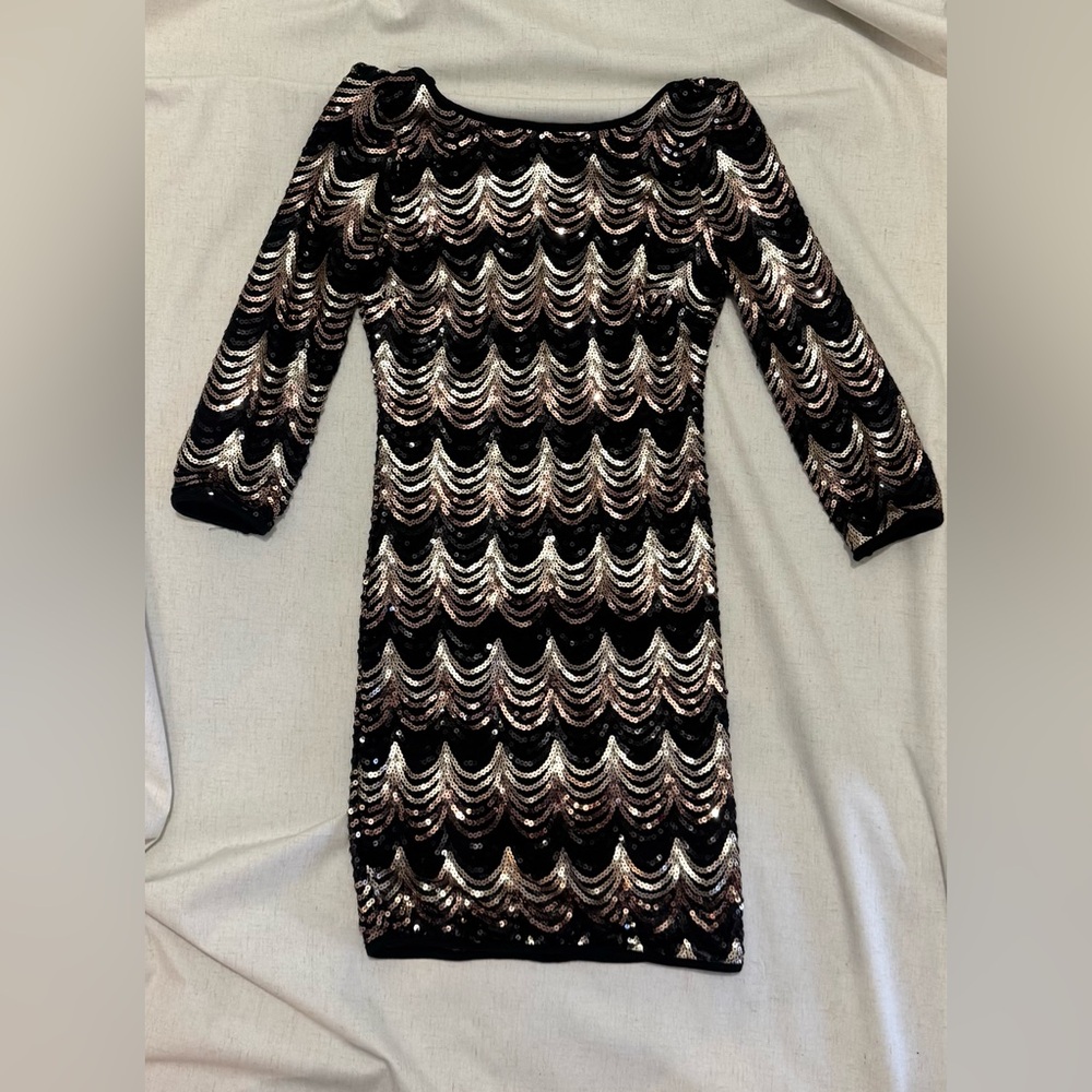 Elegant Black and Gold Sequin Dress